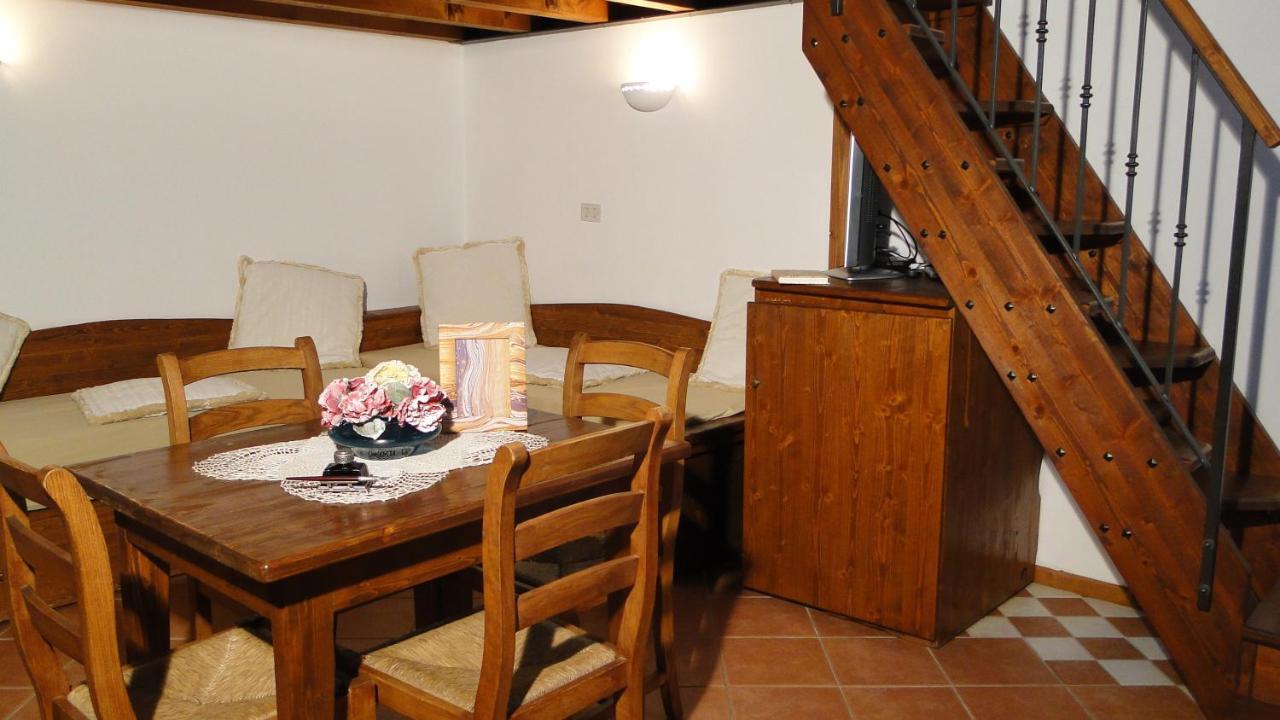 Romantic Venetian Atmosphere Apartment Room photo